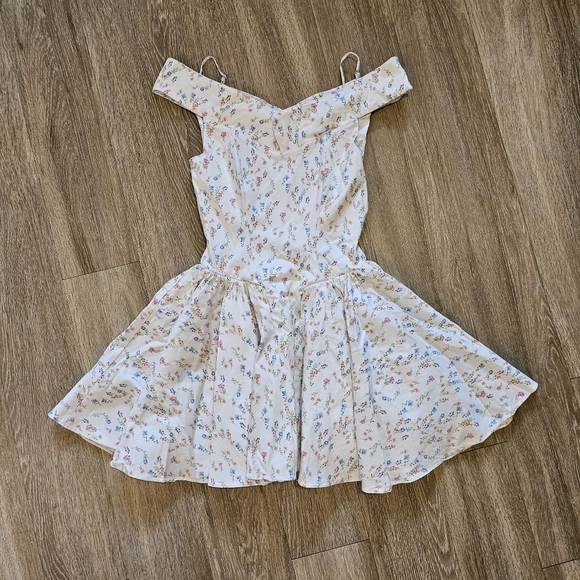 House of CB ‘Elida’ White Posy Print Corset Mini Dress ♡ - Picture 6 of 12